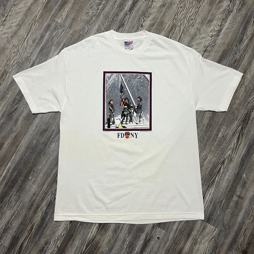 Vintage 2001 FDNY 9/11 Ground Zero Flag Raising Memorial Shirt XL